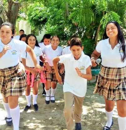 Descúbrete, a PEACE Punta de Mita program enriching the lives of local women and youths